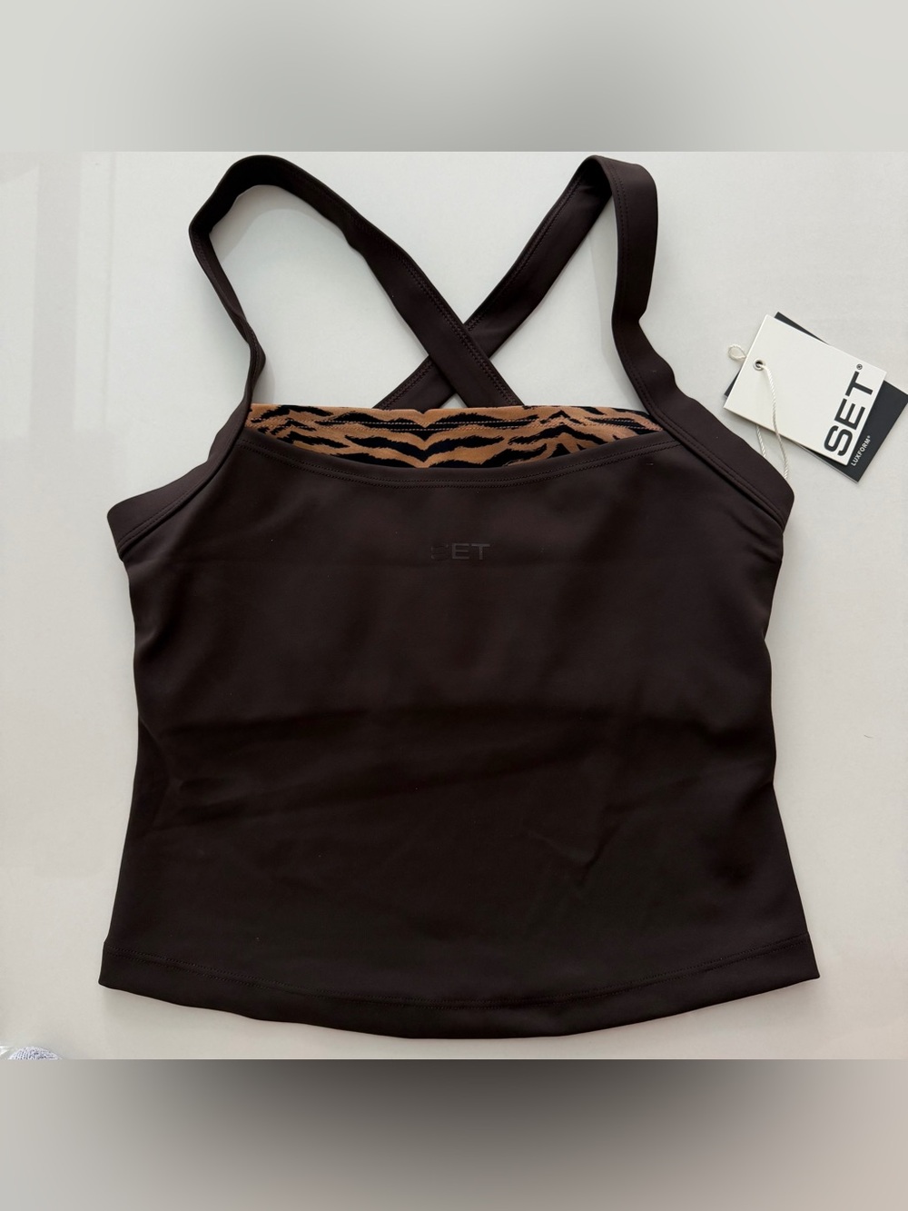 Set Active LUXFORM® LUX TIGER STUDIO TANK - ROAR 
ROAR / XS